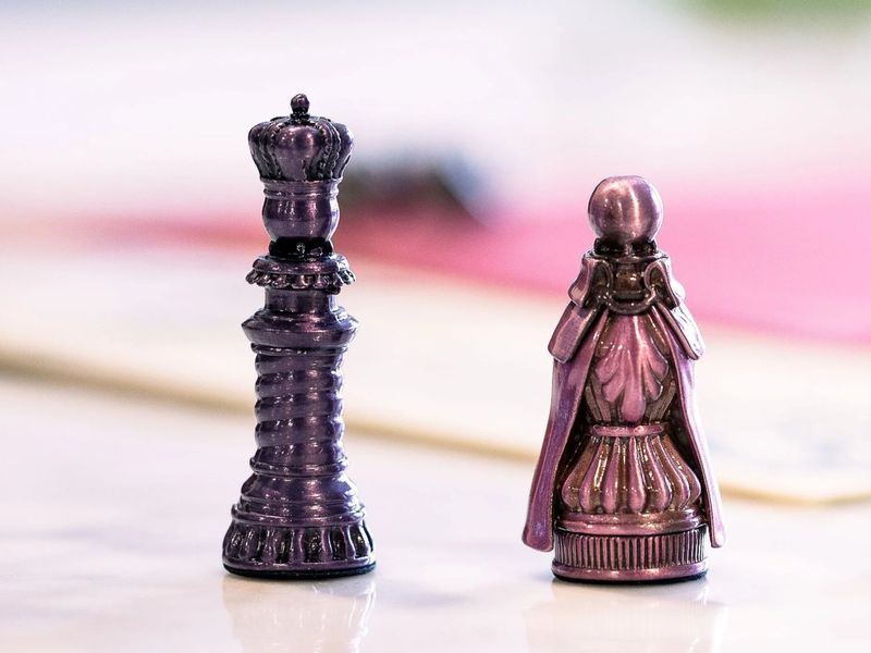 Molly House Metal Pawns 30162 фото